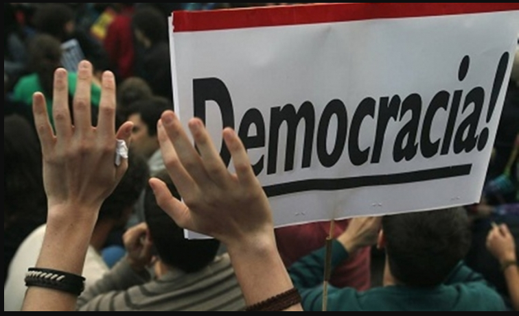 DEMOCRACIA FCYE